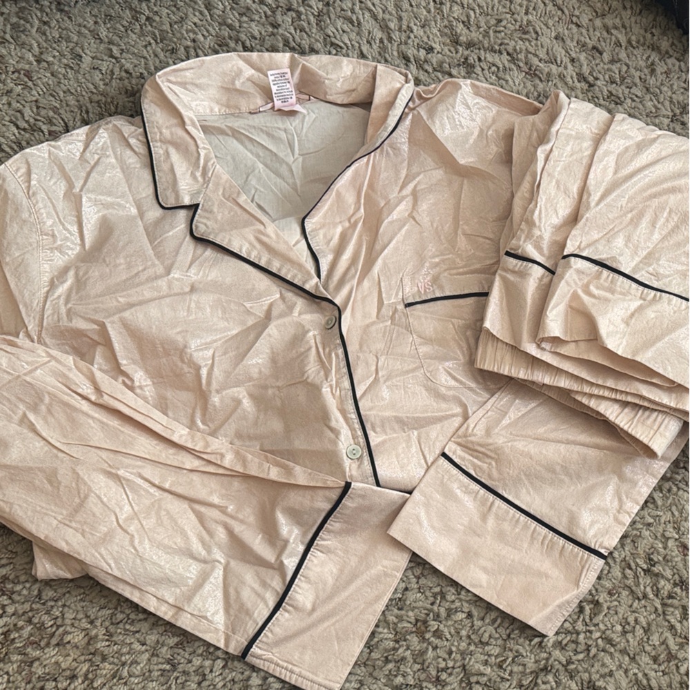 Victoria’s Secret Sparkly CreamPajama Set with Black Trim XL